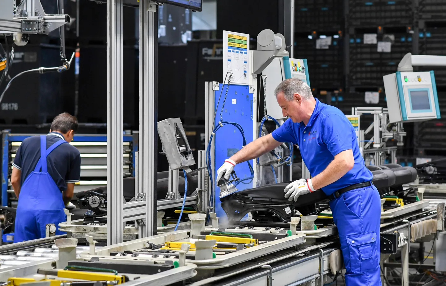 Studie: Autozulieferer legen Investitionen auf Eis